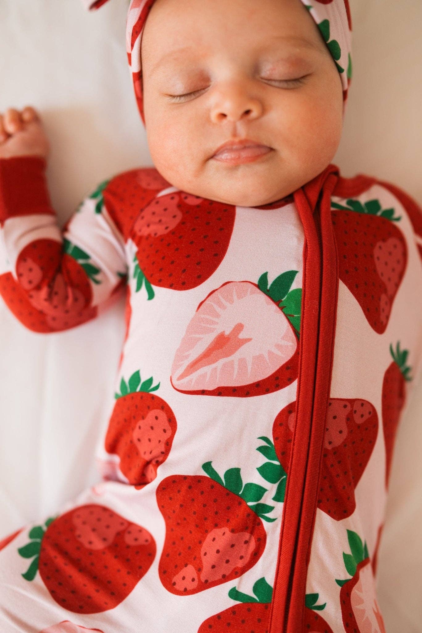 Berry Sweet Strawberry Bamboo Romper – Soft, Eco-Friendly Baby Sleepwear